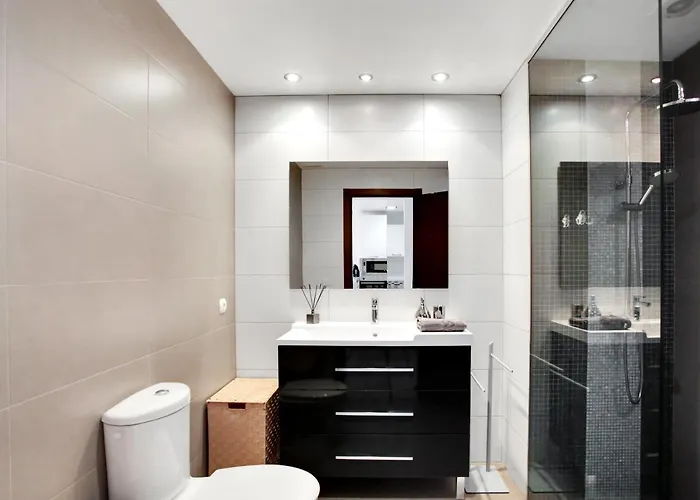 Lovely Mocan, Pool, Fast Wi-fi, Padel Court פאלם-מאר