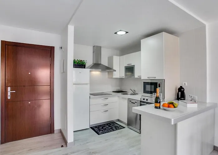 Lovely Mocan, Pool, Fast Wi-fi, Padel Court Apartmán