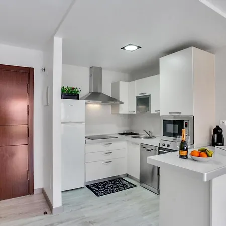 Lovely Mocan, Pool, Fast Wi-fi, Padel Court Lägenhet